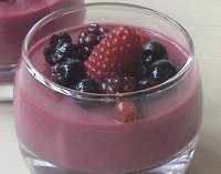 Bavareza cu fructe rosii (zmeura, mure)